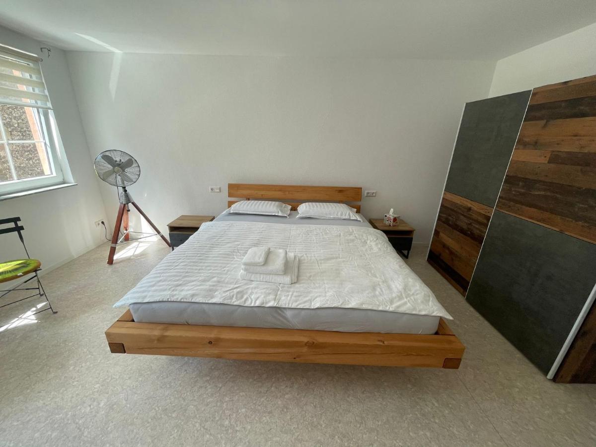 Apartment Living 2